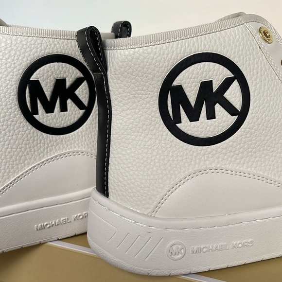 MICHAEL KORS SHEA MID HIGH TOP
FAUX LEATHER
49R4SHFE5L
BLACK
Fashion sneakers - Picture 14 of 16